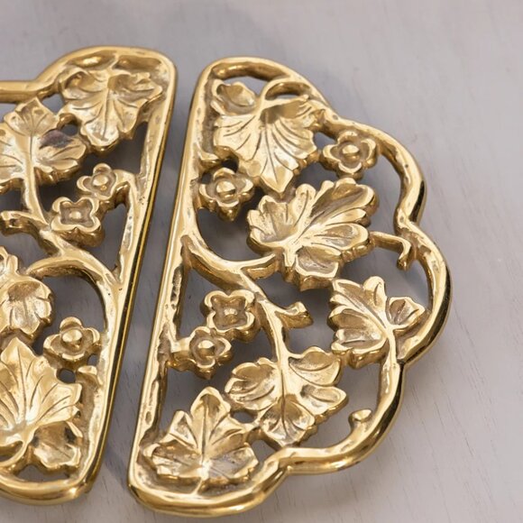 Vintage Brass Trivet Set with Floral and Leaf Designs (Set of 2) - Picture 3 of 4